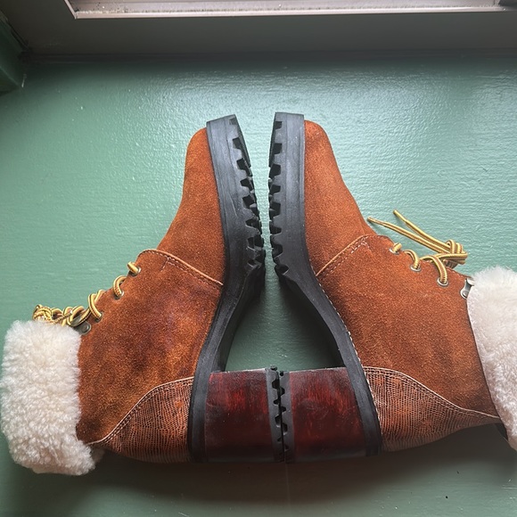 Sabrina Tach Boots size 9 pre-owned In excellent condition - Picture 6 of 7